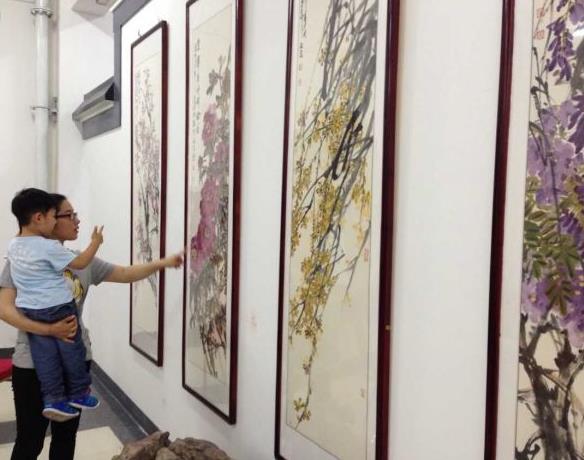 ���ո�ŷ���������黭���ҡ������С��黭չ��Ļ