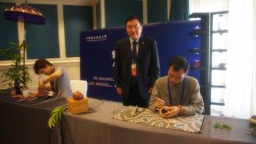 ��ɰ�Ļ��߽���һ��һ·������ͼ��