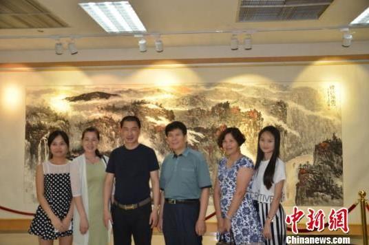 �㶫���ݾٰ�ȫ���黭������Ʒչ