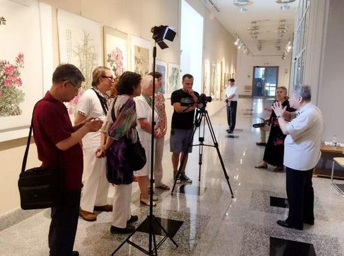 �й��黭����չ�ڰ׶���˹�׶�¡�ؾ���