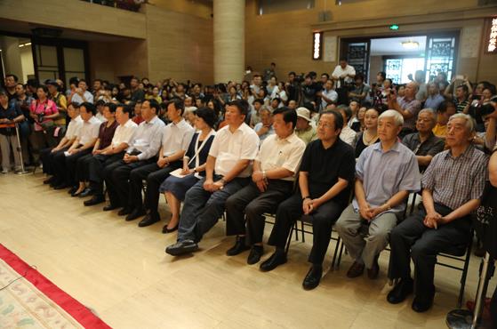 �й�����ͬ����Ա������Ʒչ��Ļʽ�ֳ�