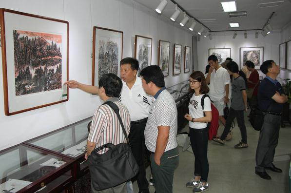 ɽˮ����������Ʒ��ѡѧԺ�ɻ�������չ