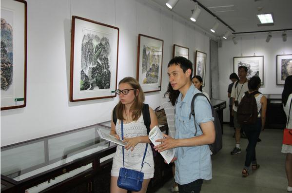 ɽˮ����������Ʒ��ѡѧԺ�ɻ�������չ