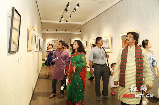 �й����ϼ�����������������Ʒչ��ɳ��Ļ