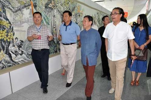 ��ī��³ȫ���й�����Ʒչɽ����Ӫ��Ļ