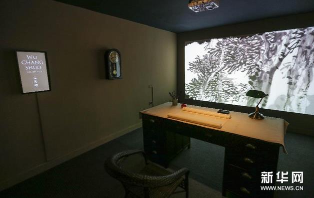 �й���������Ʒ��������˹��������˫��չ