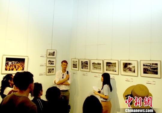 �����ɺ��ϵİ��衷����չ�������