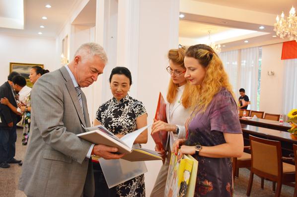 ������֮Լ�����������滭չ�������ڿ�������