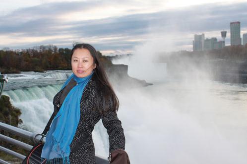 ��ʫ�󡪡���费��ʻ���Ʒչ�����ٰ�