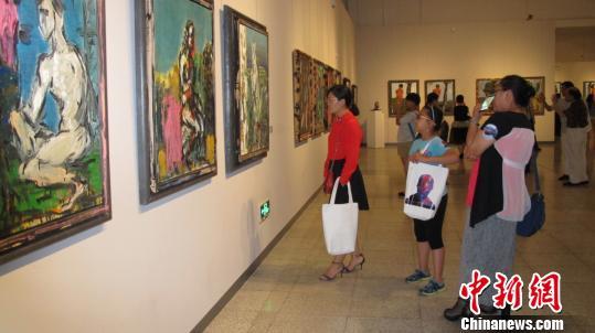 �¹�������ʦ������Ļ�չʯ��ׯչ��