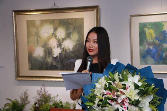 ��ʫ�󡪡���费��ʻ���Ʒչ���ڱ�����Ļ