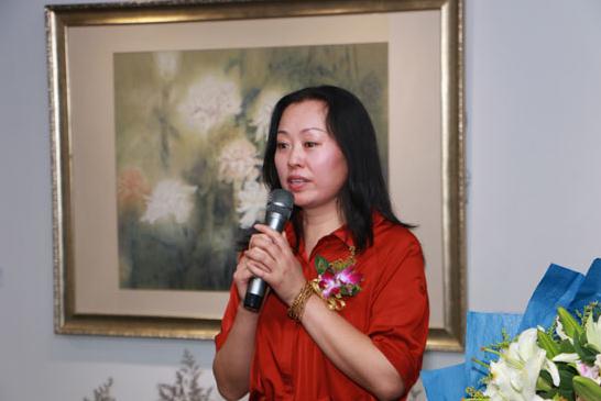 ��ʫ�󡪡���费��ʻ���Ʒչ���ڱ�����Ļ