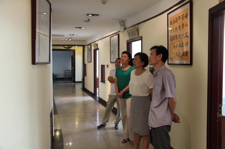 ɽ��Ѧ�Ǿٰ���սʤ��70�����黭��Ӱչ