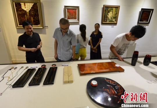 �������վ�Ʒչ͹�������г�����