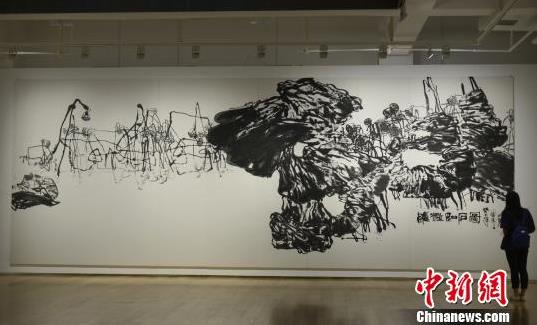 �˹����ں��ϳ�ɳ�ٰ������Ʒչ