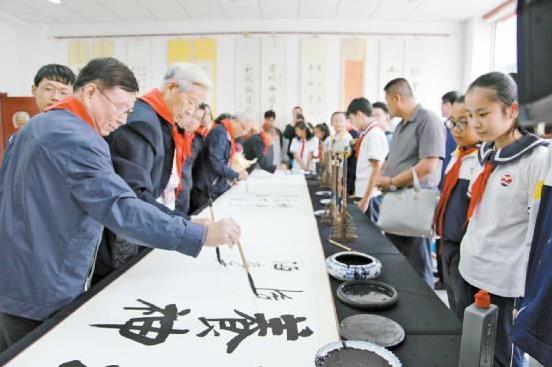 �ں��оٰ��黭���һ����л