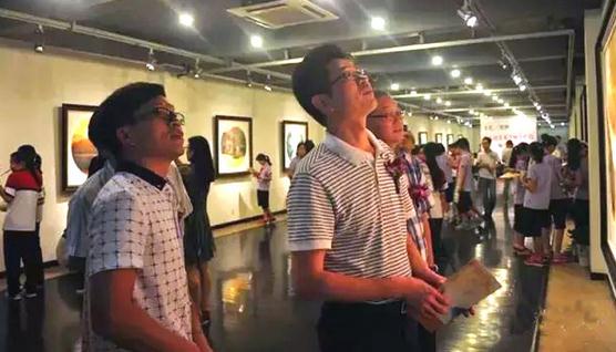 ë�����ʦ������ʦ����չ�ں��ݾٰ�