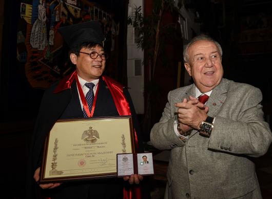 �й�������������˹������ѧԺ����Ժʿ�ƺ�