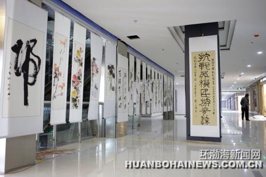 �ӱ�����ٰ쿹սʤ�������黭��Ʒչ