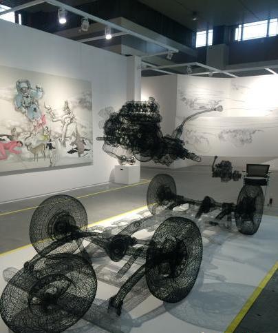 �Ĵ���ü���ʵ�������չ��Ļ