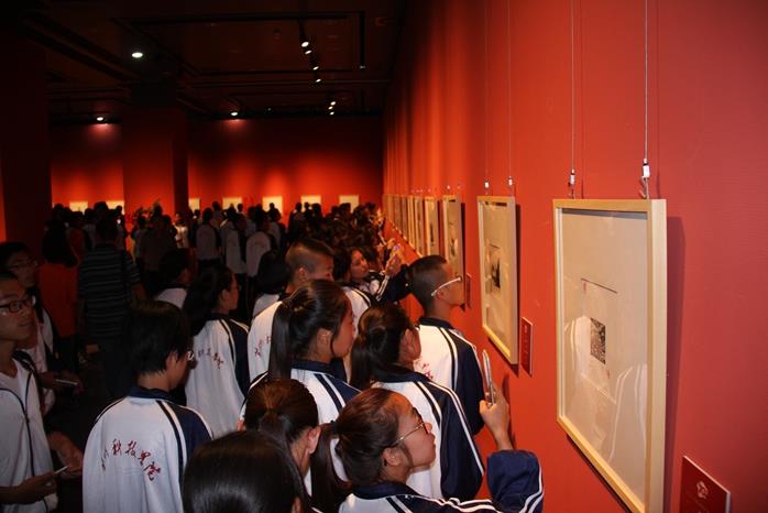 ����ʡ�ٰ쿹սʤ��70��ר��������Ʒչ