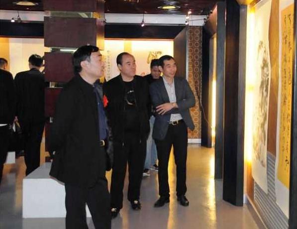 ��ʮһ���й�֣�ݹ��������������黭չ��Ļ