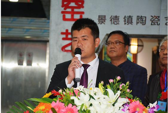 太原举办“不忘初心”纪念红军长征胜利80周年大型书画笔会