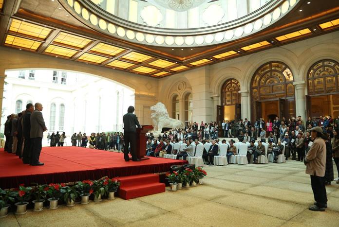 ͬ�����Ω����ڶ����й���������˫��չ�ڹ�����Ļ