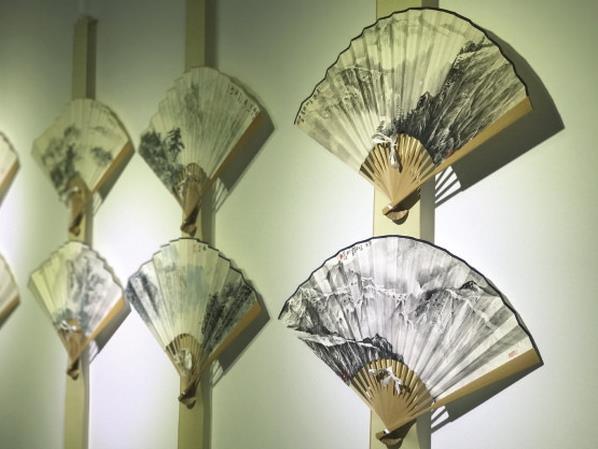 �����黭���ҳ�������չ��Ļ