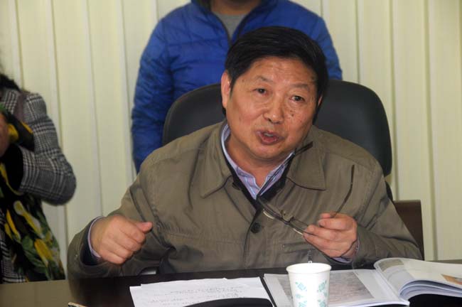 ����������