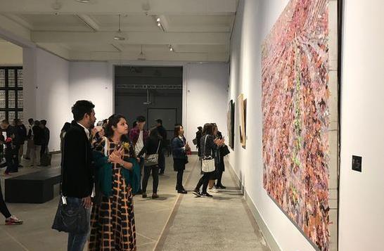 2016��������������˫��չ��Ļ