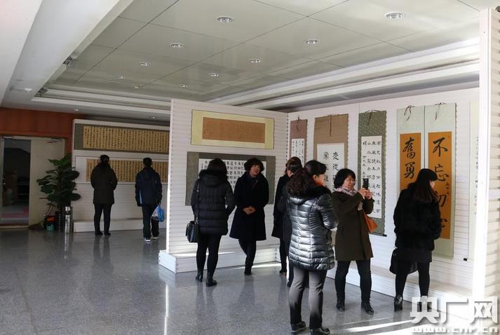 �����黭չ����������³�������