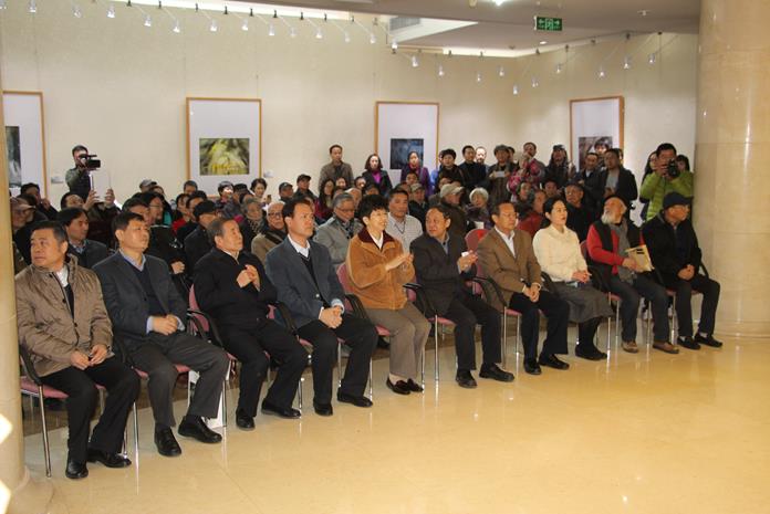 ����ˮ�ʻ�����������չ�ھ���Ļ