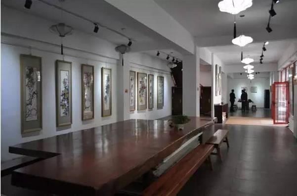 ������ʵ���������֡�Ȩ�����黭��Ʒչ¡�ؿ�Ļ