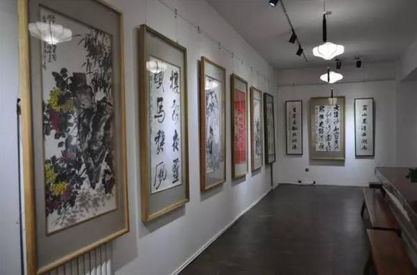 ������ʵ���������֡�Ȩ�����黭��Ʒչ¡�ؿ�Ļ