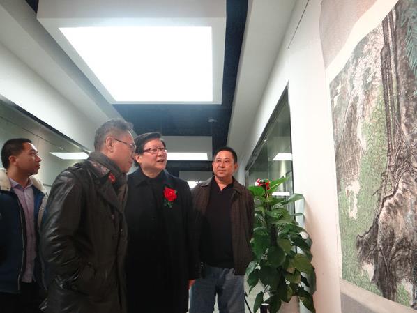 �������ۡ����Խ����й���չ�ھ�¡�ؿ�Ļ