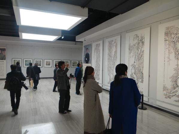 �������ۡ����Խ����й���չ�ھ�¡�ؿ�Ļ