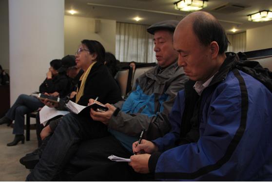 �й������ݳɹ��ٰ����ҽ���֮�������������й���