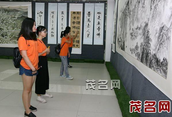 ï���еڰ˽������黭չ��ͼ��ݾ���