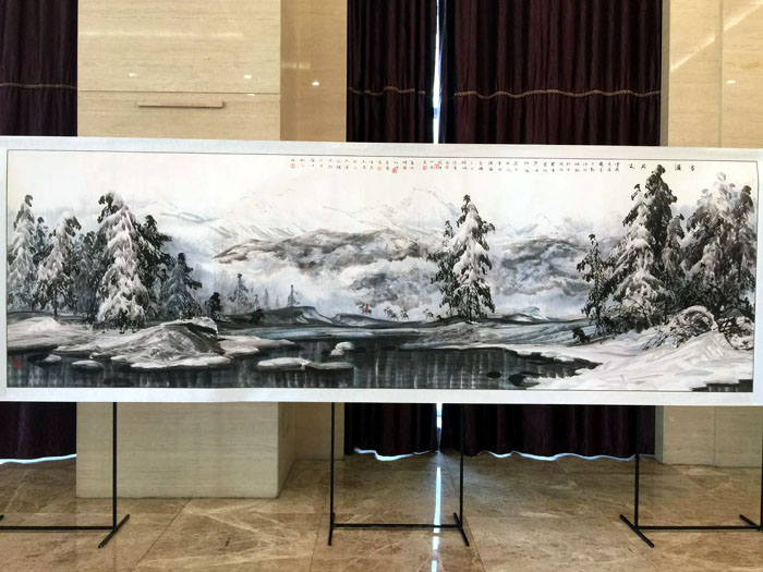 冰雪画派于志学、汤宽义、张军、加宏杰、高俊峰、刘坤、李春雷集体创作的(雪漫兴安)