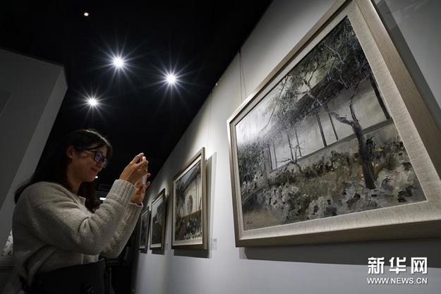 �Ͼ����������ۼ�չʾ�黭��Ʒ