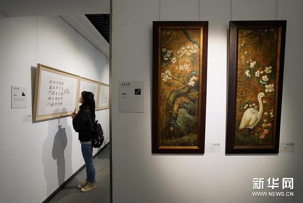 �Ͼ����������ۼ�չʾ�黭��Ʒ