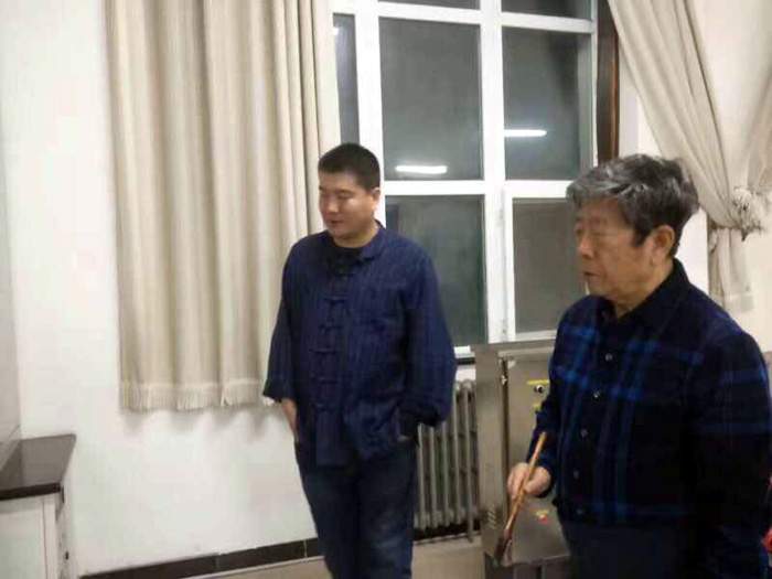 于志学先生在做最后整理