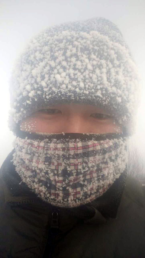 加宏杰为创作在大兴安岭牛尔湖等地体验生活