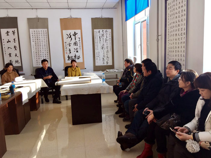根河文联召开座谈会