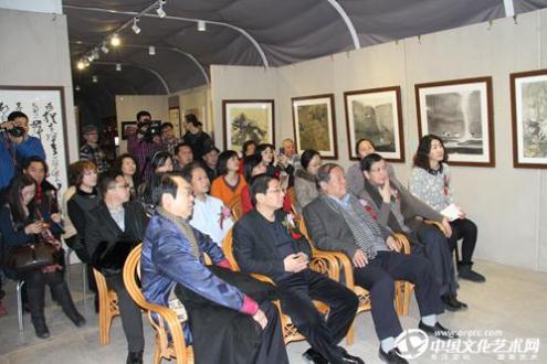 ��ʯ�ͻ�•�й��Ρ�ӭ���黭չ�ھ���Ļ