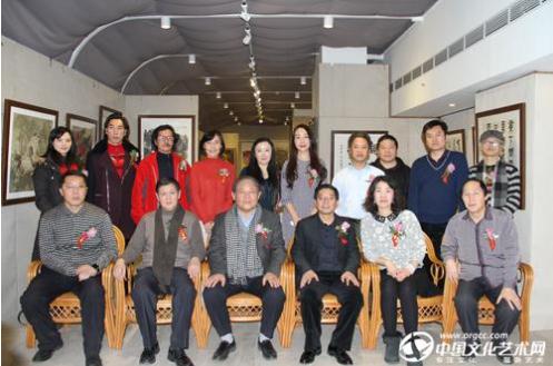 ��ʯ�ͻ�•�й��Ρ�ӭ���黭չ�ھ���Ļ