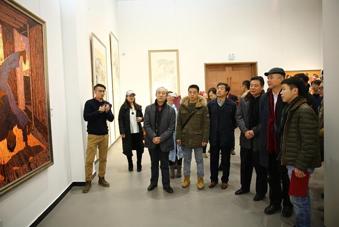 ���Ľ����������������������Ҵ��а��ھ���չ