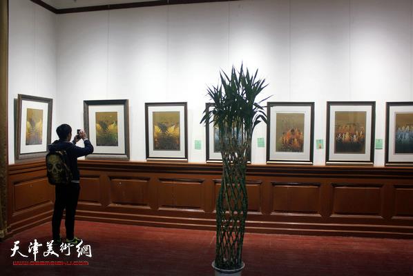 �����١�������˿���滭����չ�������