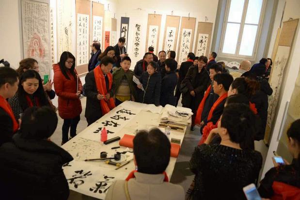  ������л�ʫ�黭�������ϻ���Ʒչ��ֳ�